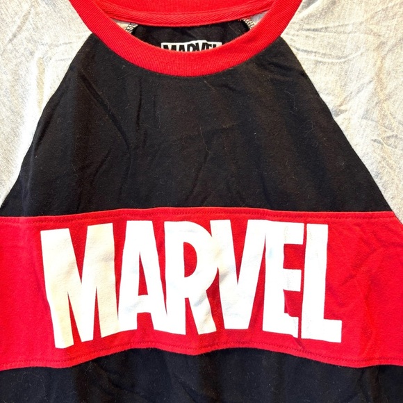 Marvel logo raglan t-shirt black red SZ M. Worn Once - Picture 3 of 6